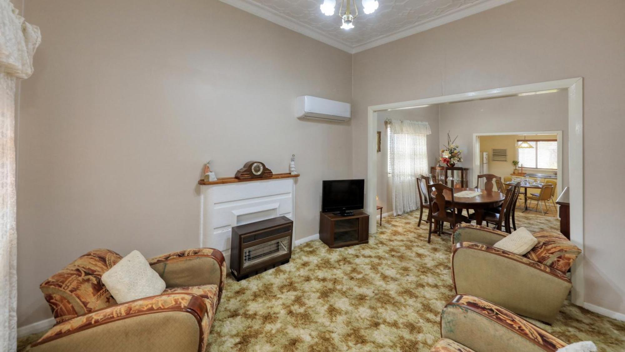 Charles Rasp Motor Inn & Cottages Броукън Хил Екстериор снимка