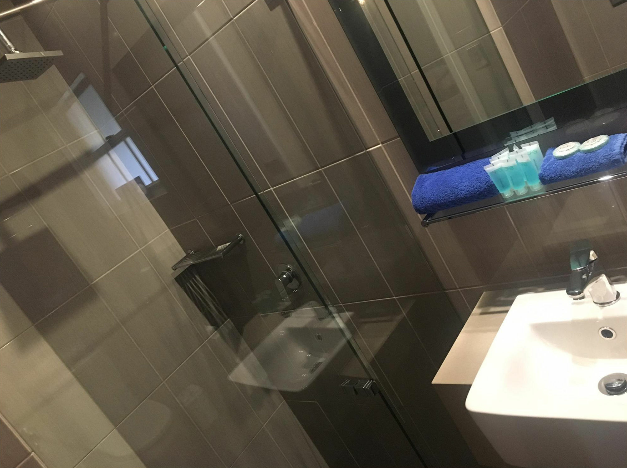 Charles Rasp Motor Inn & Cottages Броукън Хил Екстериор снимка